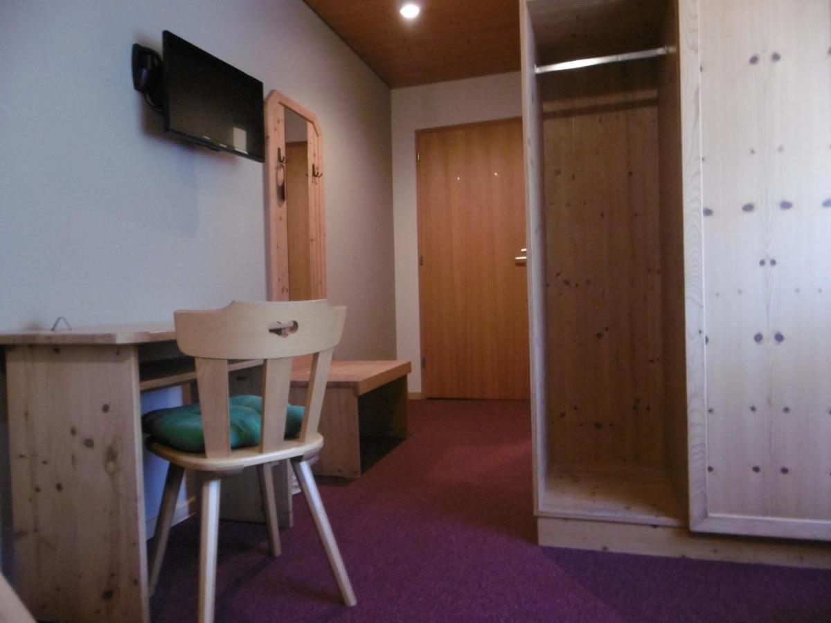 Bad Bruckhaus Erlebnishotel วัลด์ชุท-ทีนเงน ภายนอก รูปภาพ