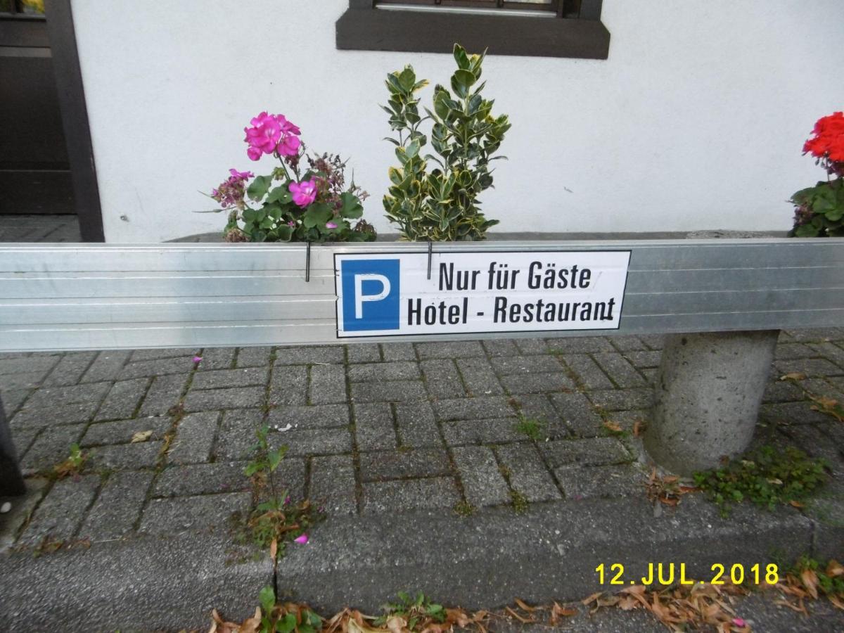 Bad Bruckhaus Erlebnishotel วัลด์ชุท-ทีนเงน ภายนอก รูปภาพ