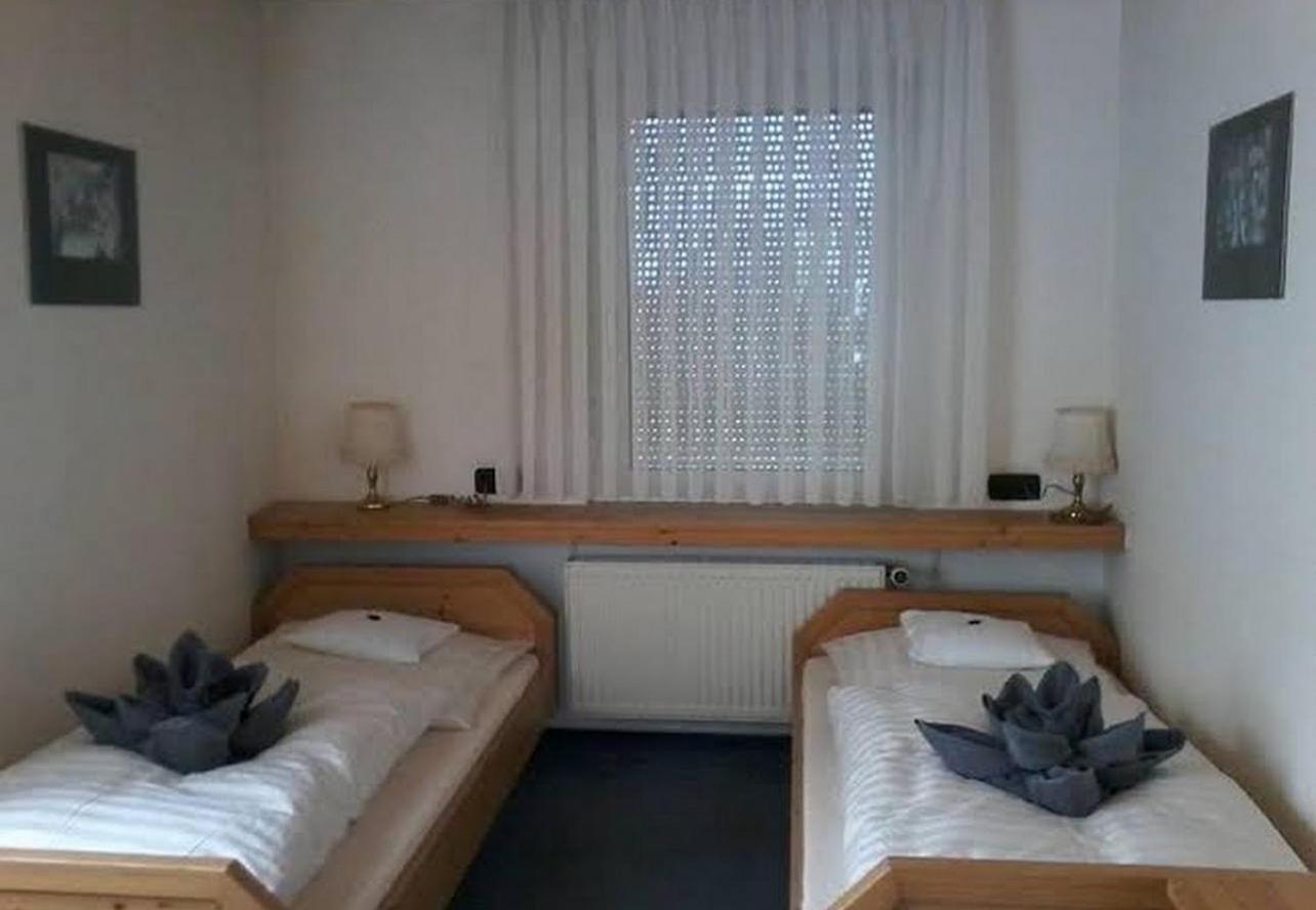 Bad Bruckhaus Erlebnishotel วัลด์ชุท-ทีนเงน ภายนอก รูปภาพ