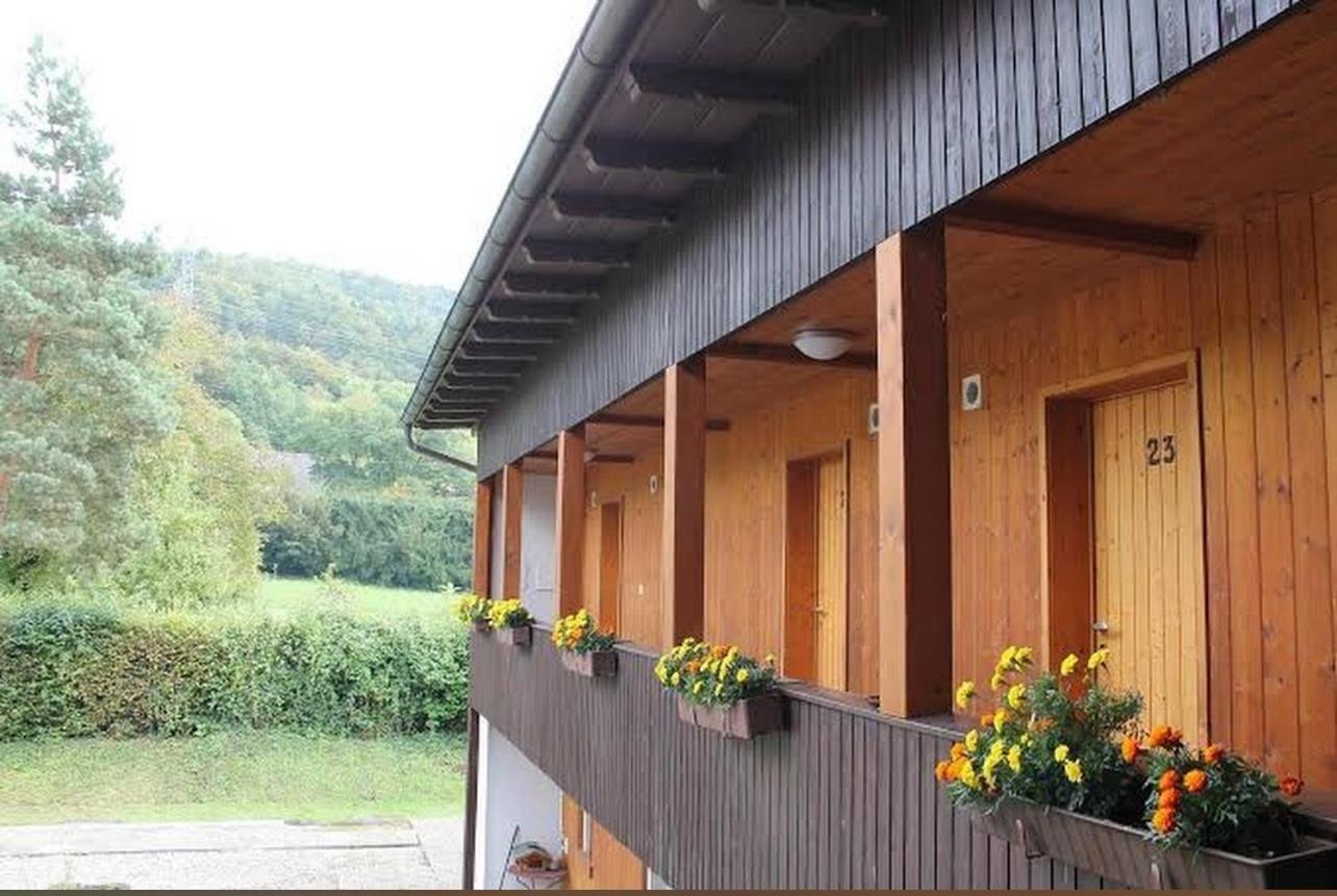 Bad Bruckhaus Erlebnishotel วัลด์ชุท-ทีนเงน ภายนอก รูปภาพ