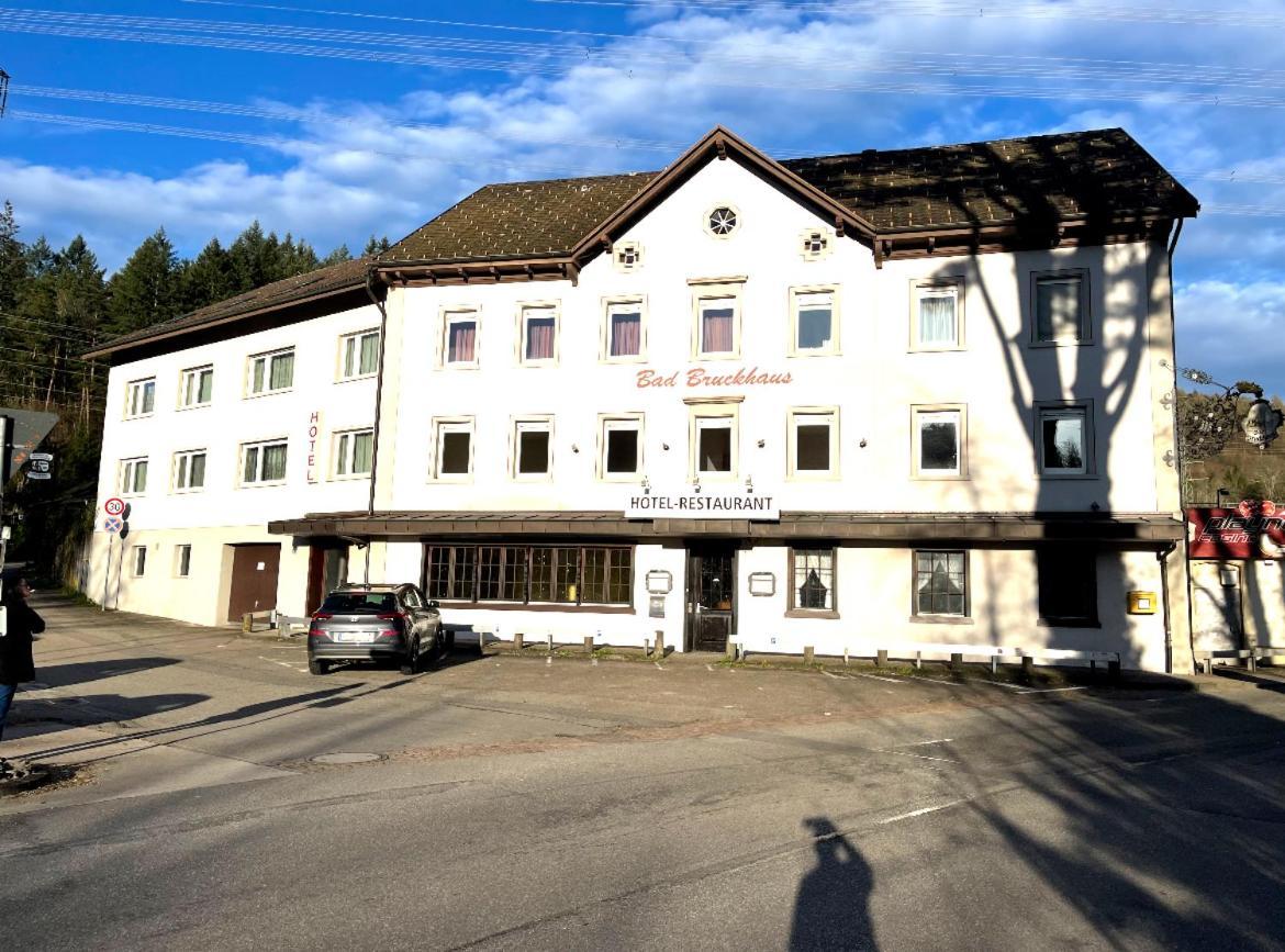 Bad Bruckhaus Erlebnishotel วัลด์ชุท-ทีนเงน ภายนอก รูปภาพ