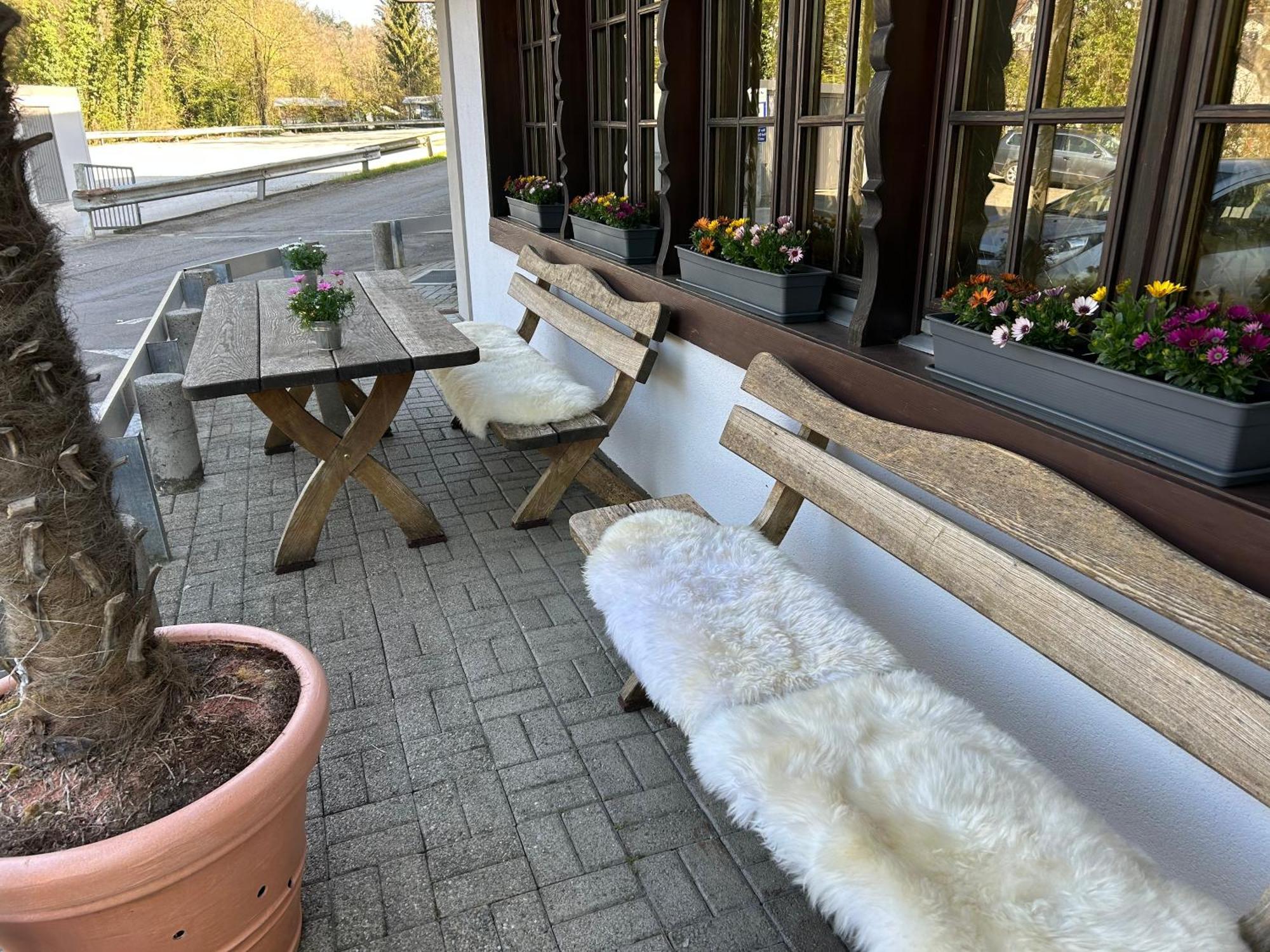 Bad Bruckhaus Erlebnishotel วัลด์ชุท-ทีนเงน ภายนอก รูปภาพ